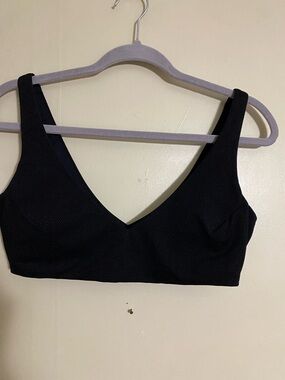 SPANX Black Wireless V-Neck Lounge Bra